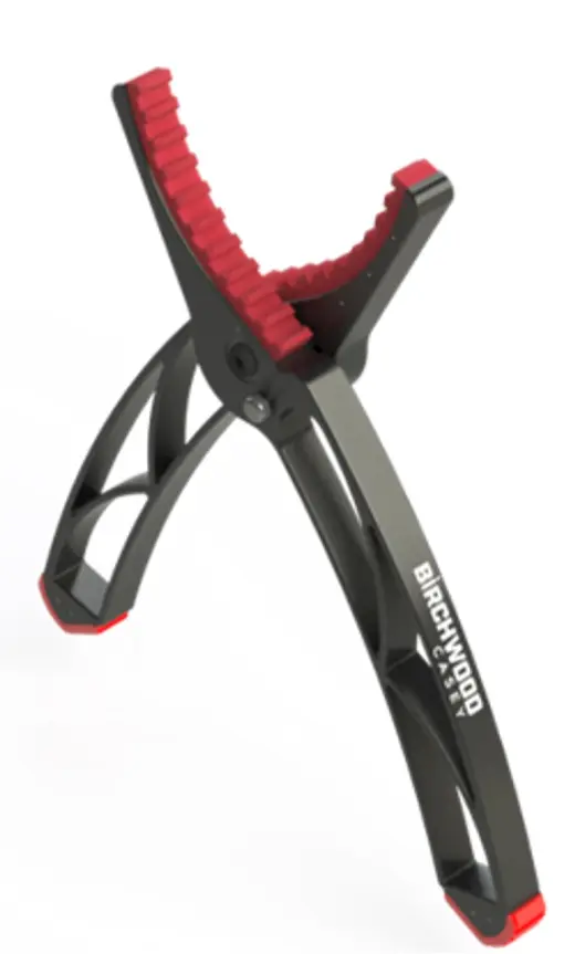 Zadní střelecká podpěra pro pušku od firmy Birchwood Casey nabízí 6 poloh nastavení. Lehká, odolná hliníková konstrukce je opatřena polyuretanovými čelistmi a patkami zabraňujícími oděru zbraně.